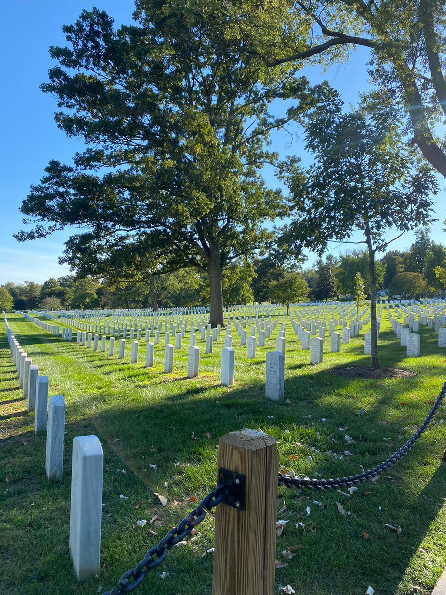 Olhsnycdc's tweet photo. Then on to Arlington Cemetery for the afternoon. @OLHSCumbernauld https://t.co/pqhtEzu2NJ