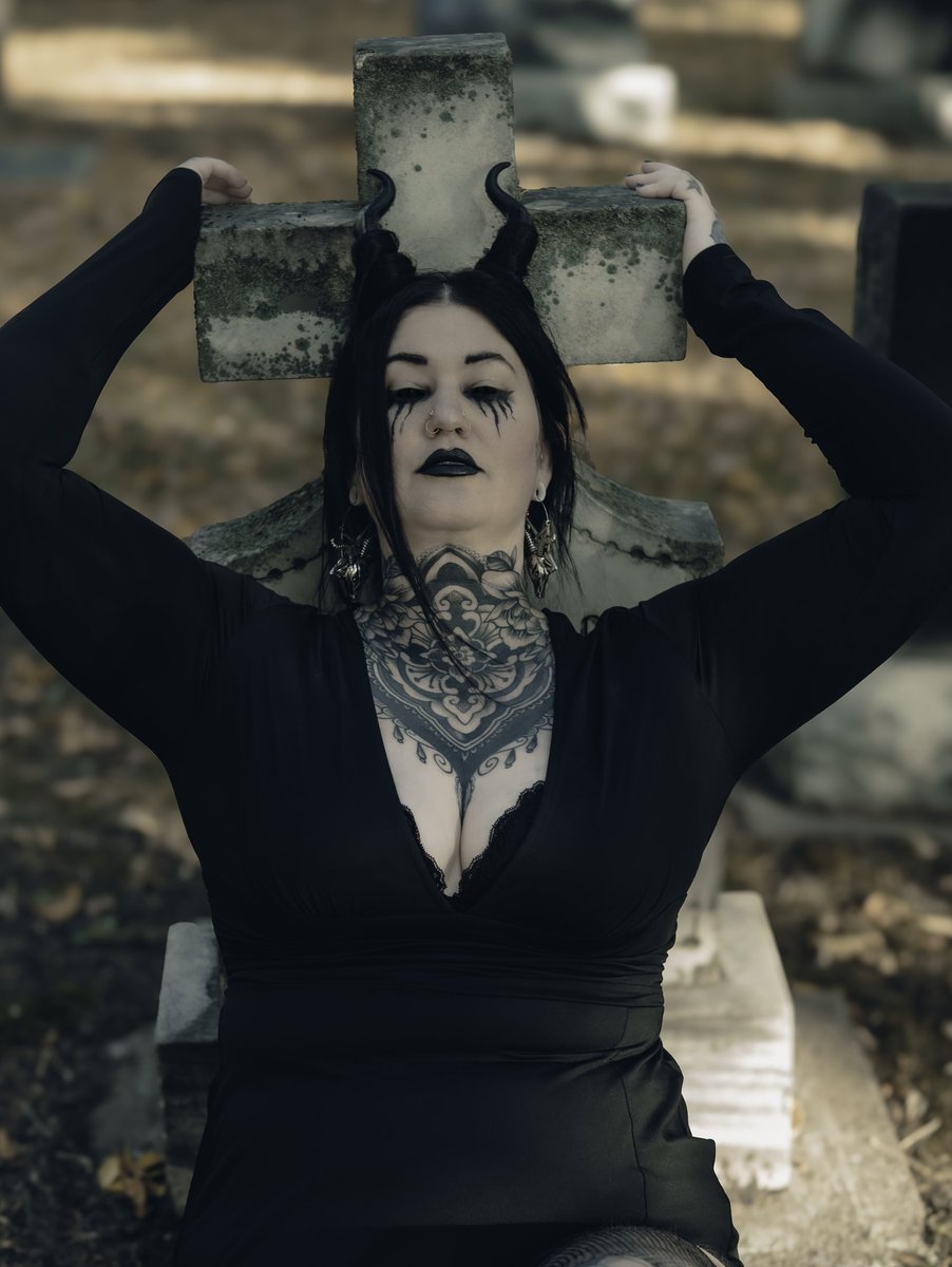 Studio Von YEG tweet media