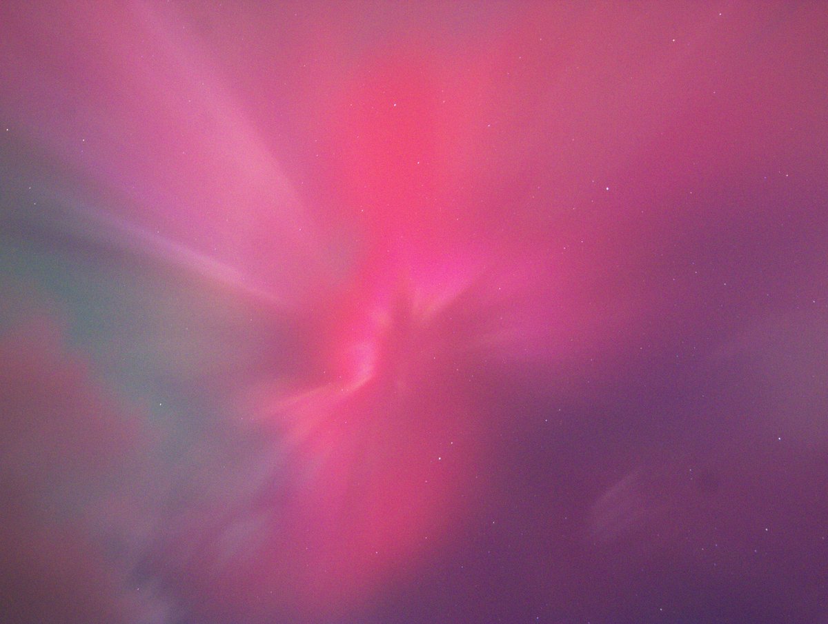 Ben Cohen (@bencohentc) on Twitter photo I will never forget driving south on I-93 into central NH just after sunset and looking up to see the entire sky was glowing pink. What a spectacular night! <a href="/spacewxwatch/">Space Weather Watch</a> <a href="/TamithaSkov/">Dr. Tamitha Skov</a> <a href="/Wicky_dubs_WX/">bro</a> #aurora I will never forget driving south on I-93 into central NH just after sunset and looking up to see the entire sky was glowing pink. What a spectacular night! <a href="/spacewxwatch/">Space Weather Watch</a> <a href="/TamithaSkov/">Dr. Tamitha Skov</a> <a href="/Wicky_dubs_WX/">bro</a> #aurora