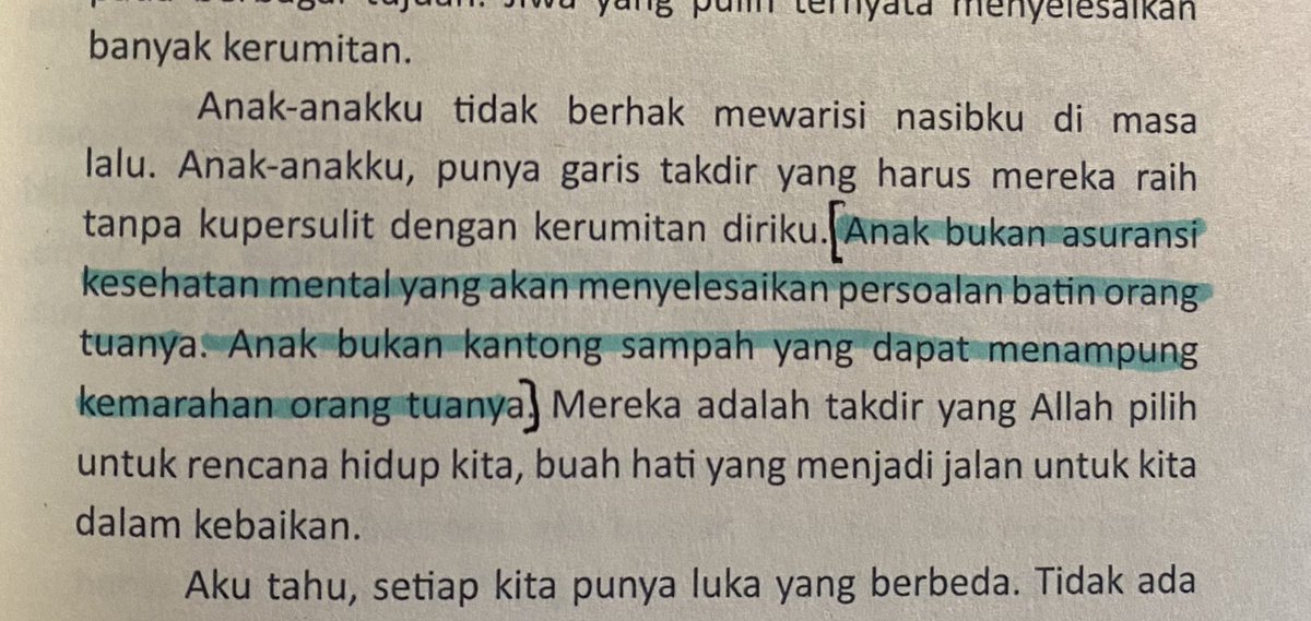 bookwormdaily's tweet image. “anak bukan asuransi kesehatan mental yang akan menyelesaikan persoalan batin orang tuanya. anak bukan kantong sampah yang dapat menampung kemarahan orang tuanya.”