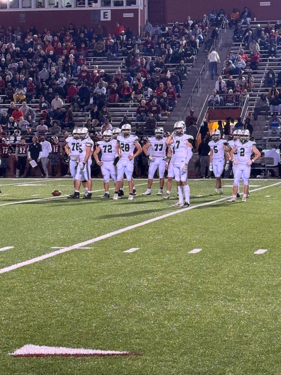 CatchMarkSports's tweet photo. Interception! Keyshawn Hinkle with the pick for the Big Reds. 1&amp;10 on the RP 45. 14-0 Muskegon Q2 6:11 https://t.co/GlOxWz7hZm