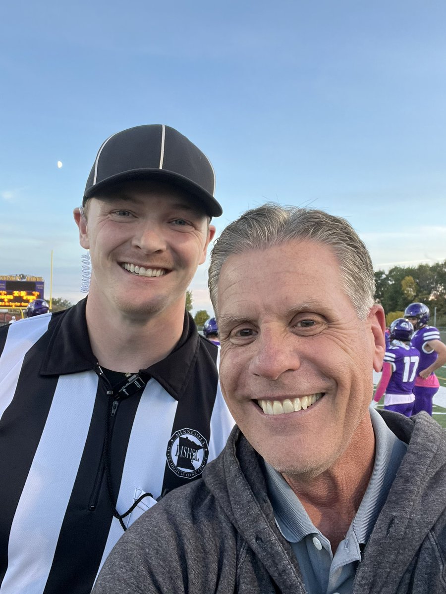 Randy Shaver (@rshaver11) on Twitter photo Ran into this guy! <a href="/Brandon_Lingen/">Brandon Lingen</a> former <a href="/FootballWayzata/">Wayzata Football</a> <a href="/GopherFootball/">Minnesota Football</a> giving back to the game at <a href="/ChaskaHawks/">Chaska High School</a> tonight! This is what <a href="/mfca_now/">MFCA-The Keepers of the Game</a> needs more of! Ran into this guy! <a href="/Brandon_Lingen/">Brandon Lingen</a> former <a href="/FootballWayzata/">Wayzata Football</a> <a href="/GopherFootball/">Minnesota Football</a> giving back to the game at <a href="/ChaskaHawks/">Chaska High School</a> tonight! This is what <a href="/mfca_now/">MFCA-The Keepers of the Game</a> needs more of!
