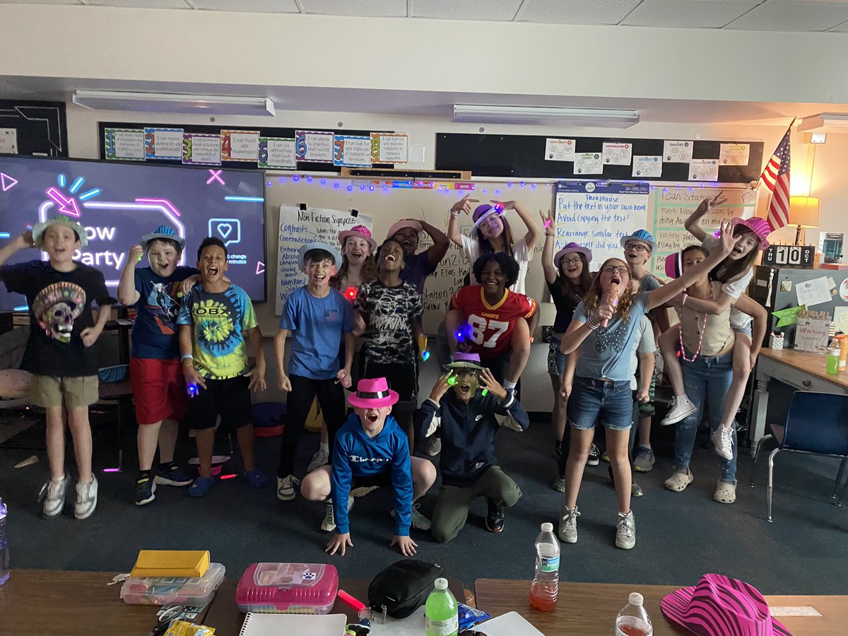 Jessica Butts (@mrsbin5th) on Twitter photo Thank you <a href="/GaClBooster/">Gashland Clardy Booster Club</a> we had a blast at our Glow Party! <a href="/ClardyElemNKC/">Clardy Elementary</a> Thank you <a href="/GaClBooster/">Gashland Clardy Booster Club</a> we had a blast at our Glow Party! <a href="/ClardyElemNKC/">Clardy Elementary</a>