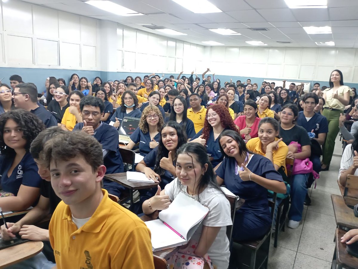 ✅📝 #NotiMPPE | El pasado #07Oct 15 mil nuevos bachilleres iniciaron las clases en la #UNEFM en las diferentes carreras de: Medicina, Ingeniería Agronómica y Veterinaria en el Edo. #Falcón, #PuntoFijo y #Barinas 

Vía: ➡️ <a href="/PATRONARB/">PATRONA ABRAZO REBELDE @PatronaRBD</a>

<a href="/HectoRodriguez/">Héctor Rodríguez C.</a>
@MPPEDUCACION