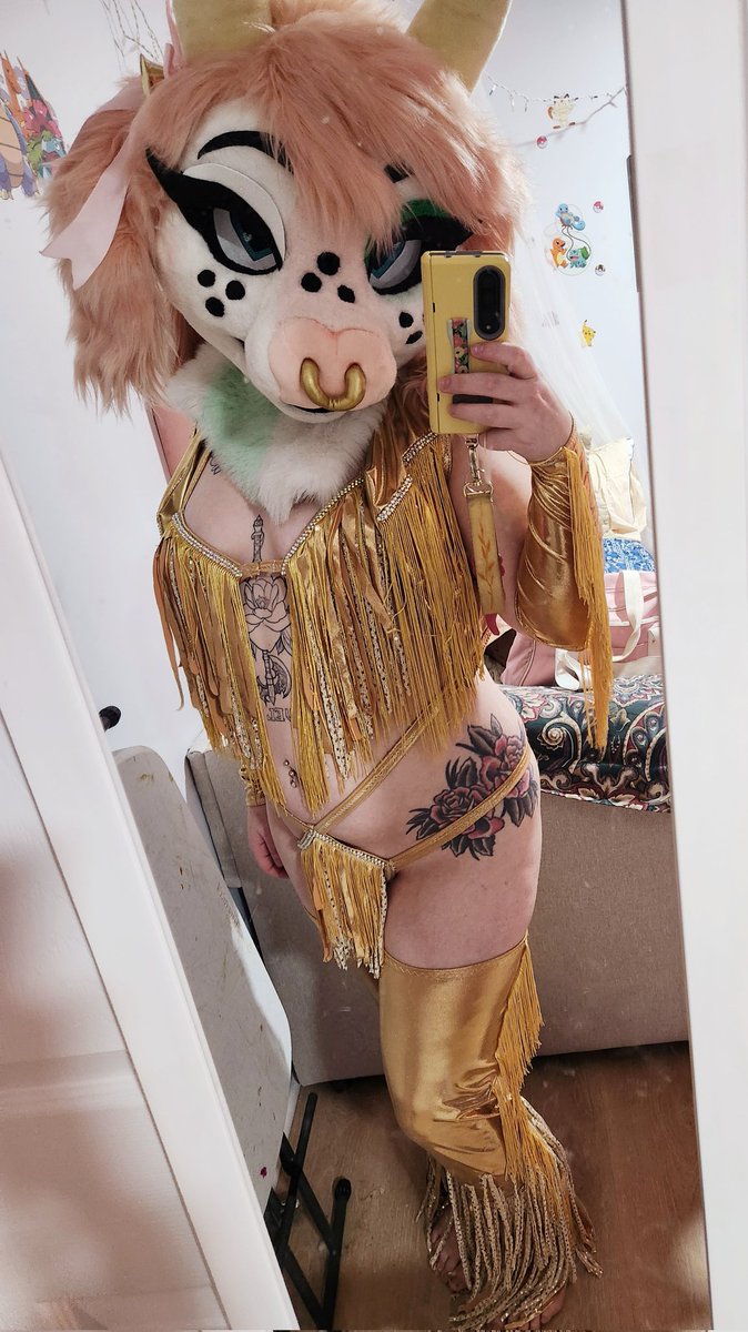 seraphcatAD's tweet photo. A real cowgirl !!!
Outfit made by @ElixirOutfitter
Suit by @Glitzy_Fox https://t.co/VQhpsZBdFO