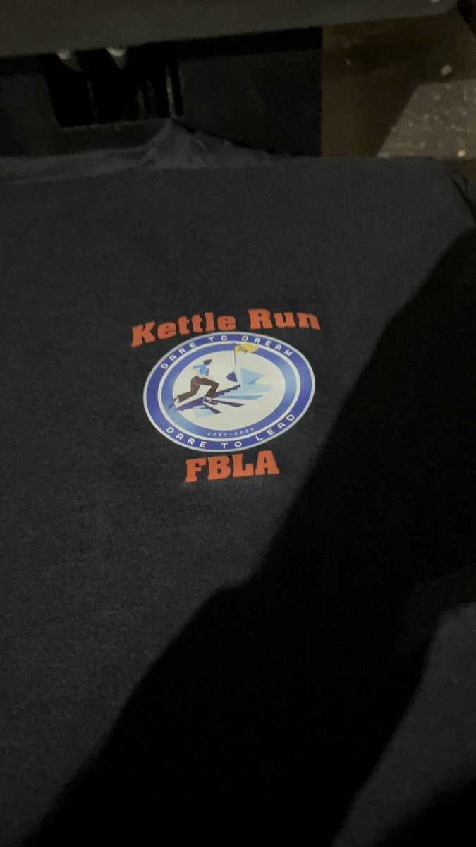 oldpik's tweet image. Worked all day- not too hard because it’s mid-terms- then sold Bibs at the game to raise money for FBLA, now making shirts at home to Dave the club money. #teacherslife