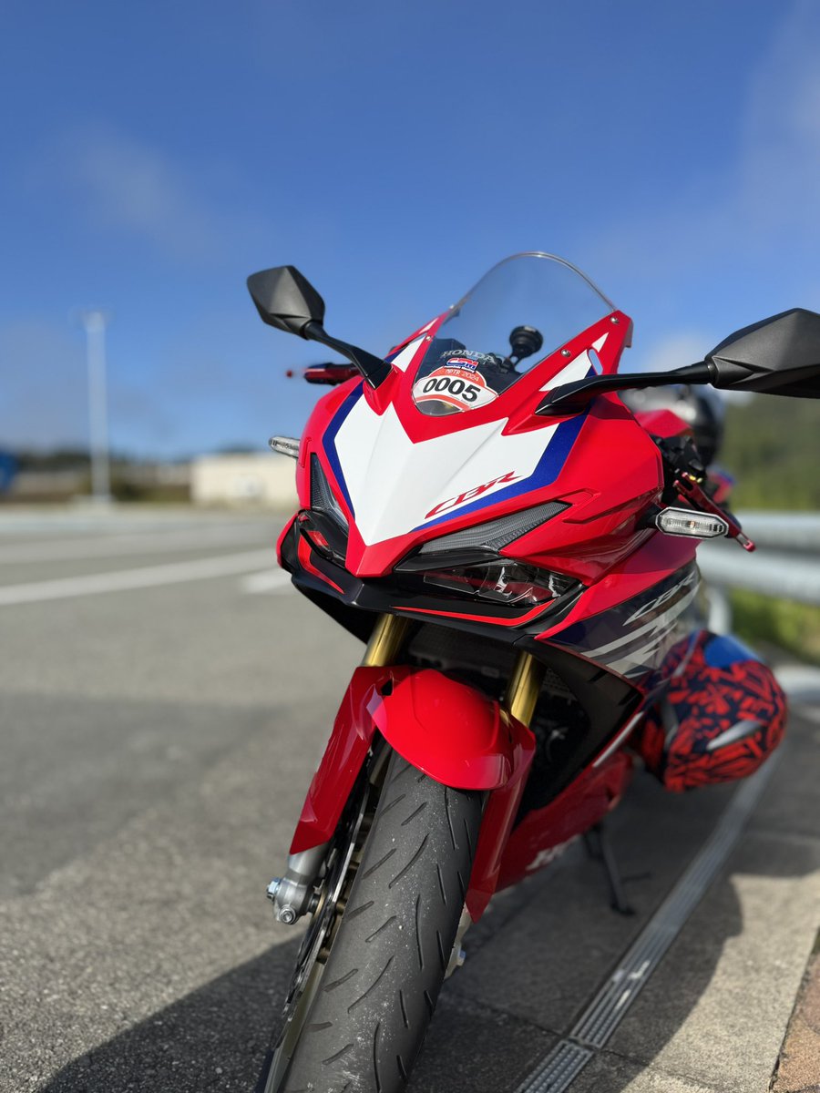 #GB350S
#CBR250RR

すたーてぃん❤️
