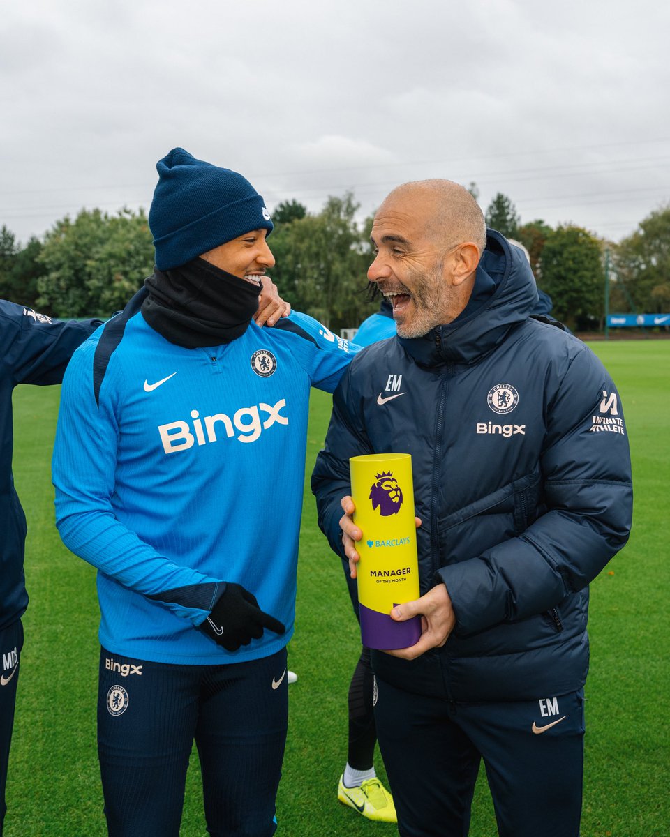 🔵✨ Enzo Maresca was celebrating his Manager of the Month Award together with Jadon Sancho at Cobham.