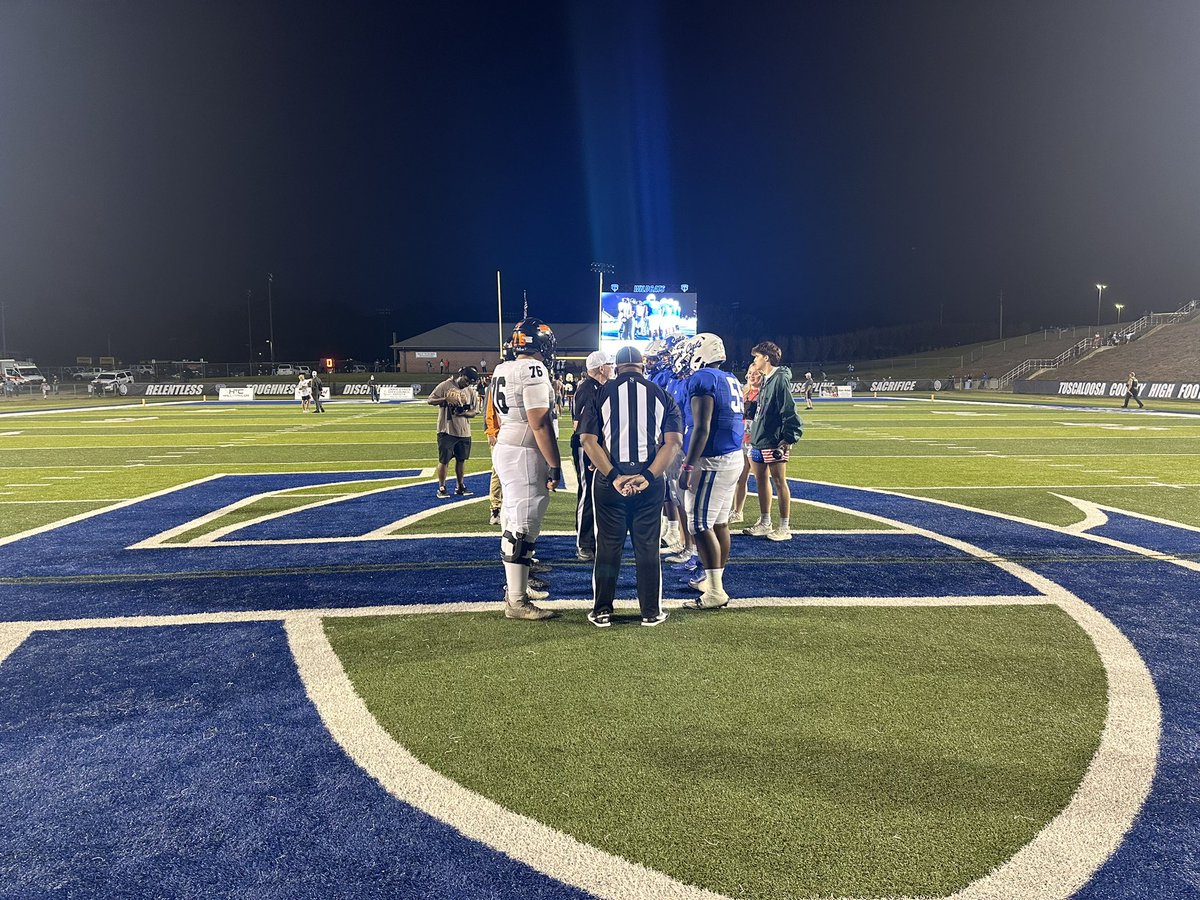 Justinb31Brown's tweet photo. Here at Tuscaloosa County as they get set to take on the Hoover Bucs. Highlights tonight on Football Friday at 10:30 with @garyharris_wvua on @wvua23 https://t.co/LKI4LEdpFx
