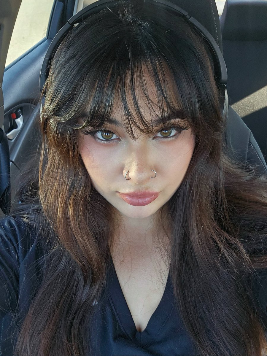 hii looking for moots :D

— jackie 23 she/they
— getting back into valorant, learning league, gym, anime

♡ / ↻ to be moots

#promotwt #anitwt #valtwt #leaguetwt