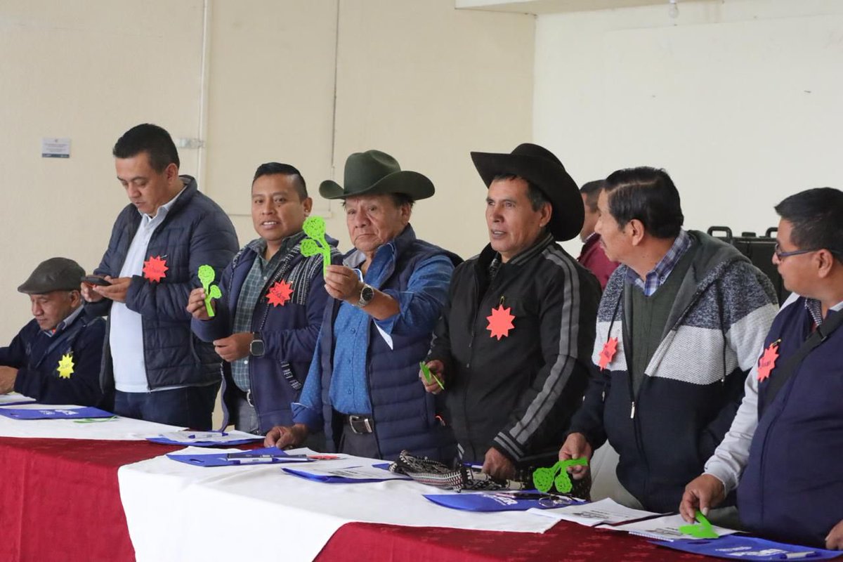 SCEPgt's tweet photo. Comunicadores comunitarios de Sololá, Quiché y Chimaltenango construyen propuestas para promover la participación ciudadana, durante el taller “Medios de comunicación como instrumento para la participación ciudadana y desarrollo”, por la #SCEP🇬🇹.

#TransfiriendoPoderalaGente https://t.co/3usVy7J7aP