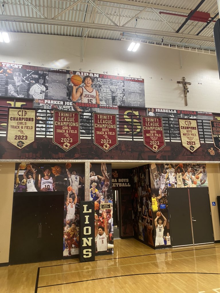 New Player of the Year on the Wall &amp; it’s our guy <a href="/AidanFowler24/">Aidan Fowler</a> 🙌🦁🙌