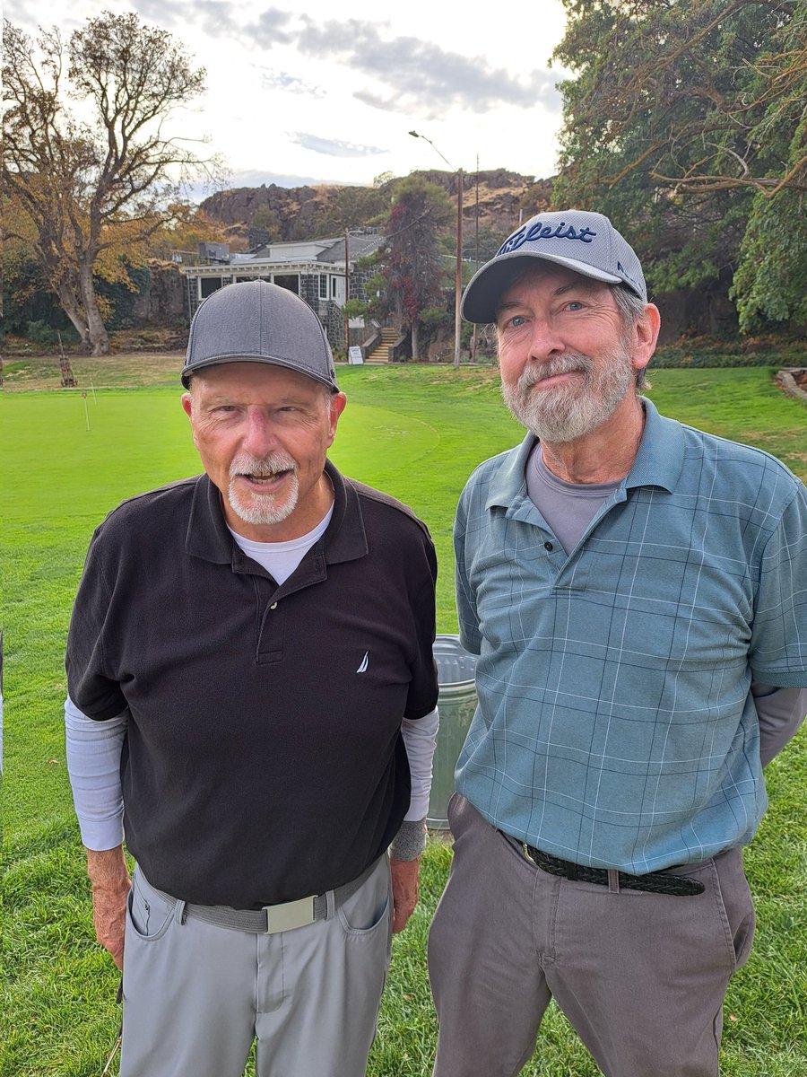 Played at the 9 hole The Dalles CC
with a good friend. It's about 66 miles away but fun to catch up.