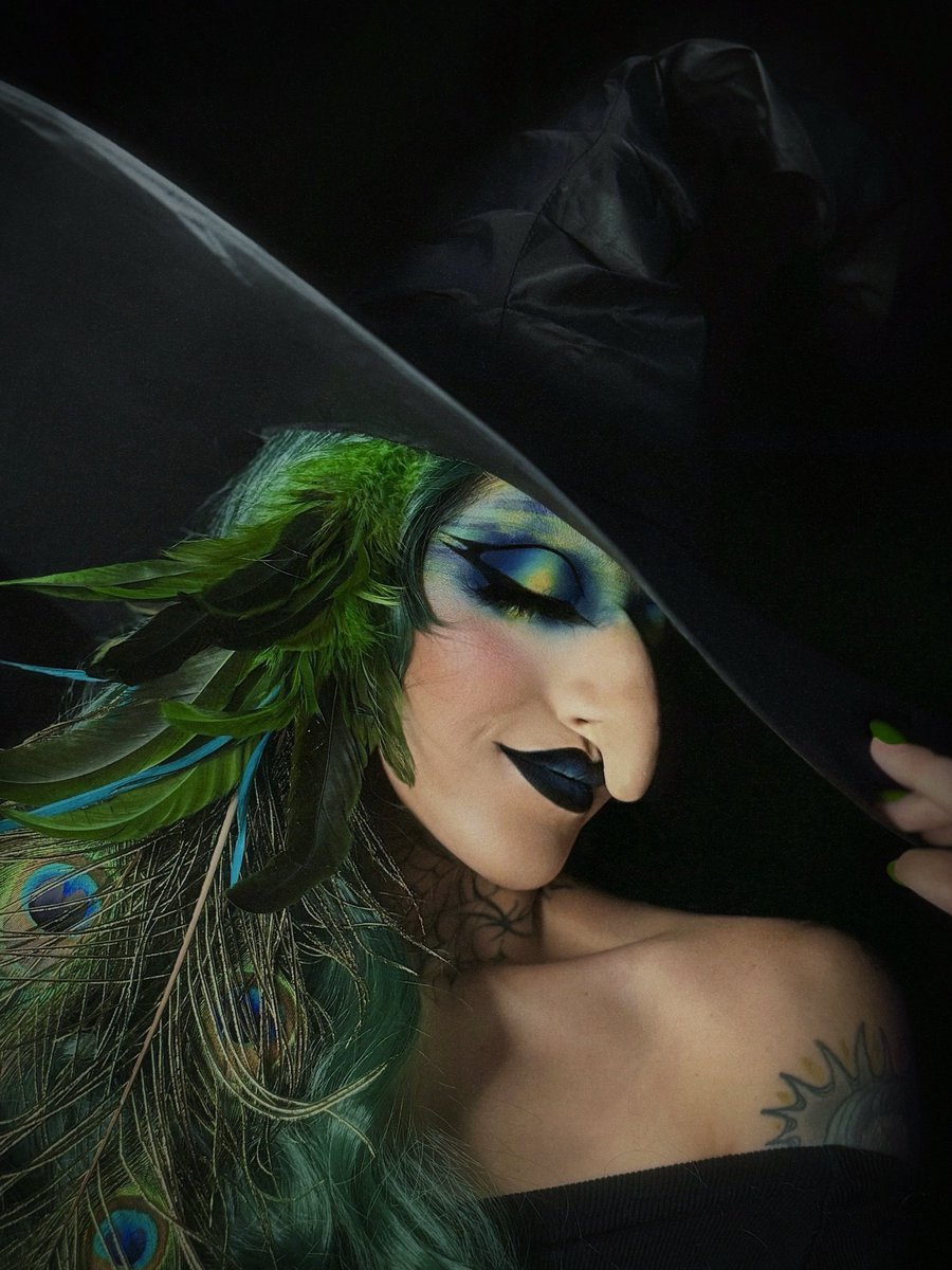 Mrs. Peacock - The Witch 💚🦚