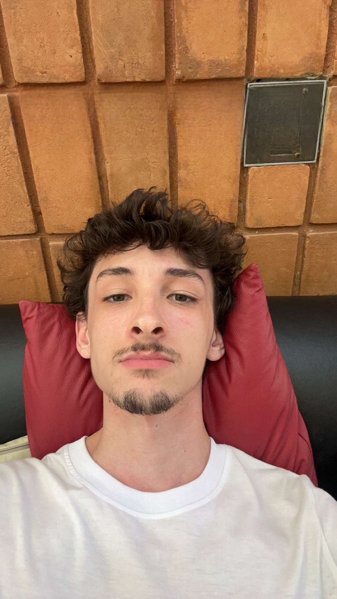 junoonmars's tweet image. busco namorado