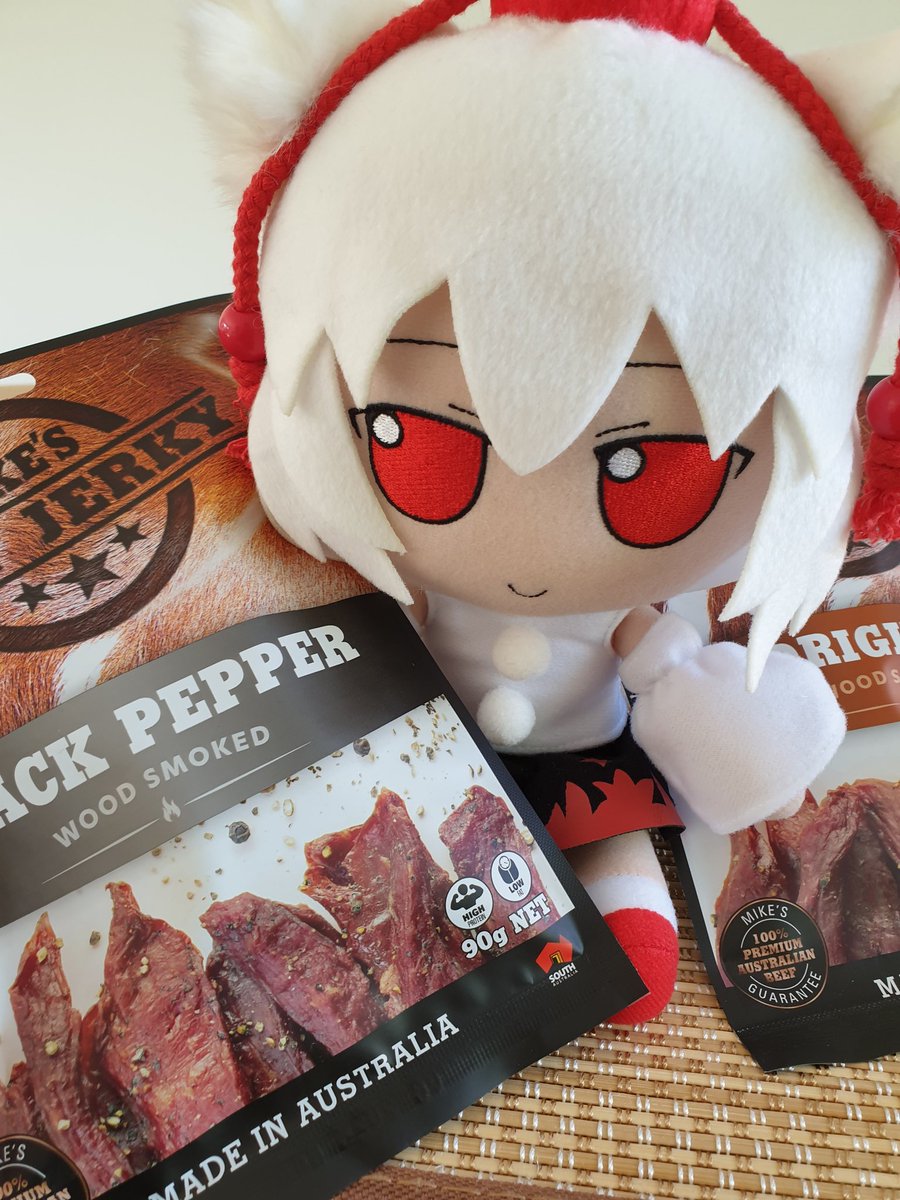 PalemoonsFumo's tweet photo. Momiji has obtained some Jerky for being so polite https://t.co/1xGouzV71F