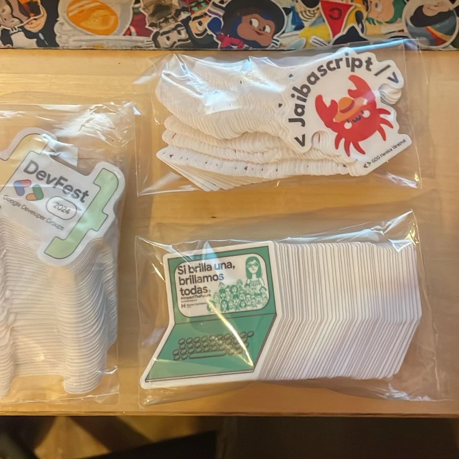 Ximena Cruz 🔮💌 (@helenismo) on Twitter photo Habemus stickers para #DevFest de <a href="/gdgveracruz/">gdgveracruz</a> el próximo 30 de noviembre.
El registro está disponible en lu.ma/46s0povt Habemus stickers para #DevFest de <a href="/gdgveracruz/">gdgveracruz</a> el próximo 30 de noviembre.
El registro está disponible en lu.ma/46s0povt