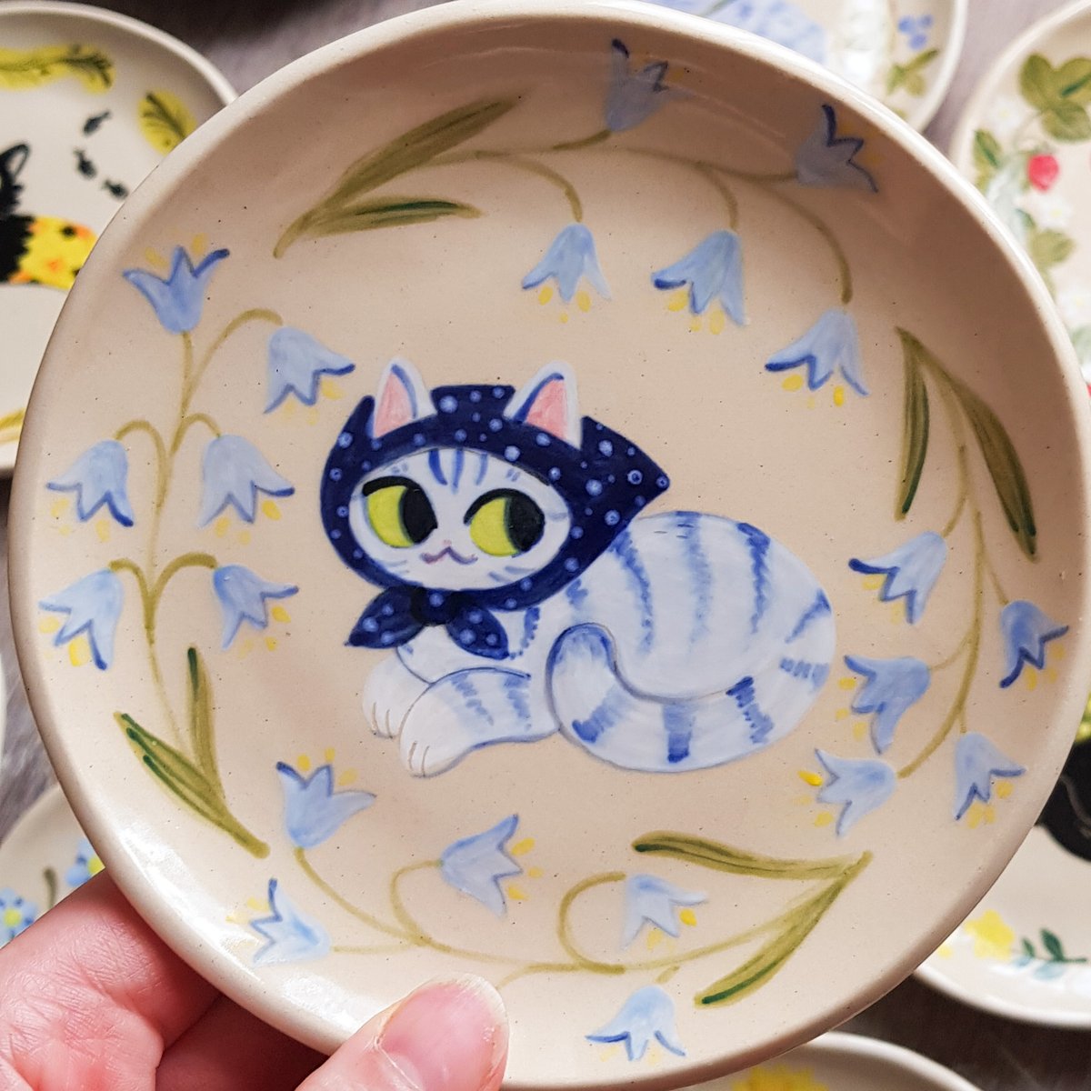 Hey, just a heads up that I will be opening a few slots for custom babushcat/mercat plates this month. I'll post more details next week 🐱🌻