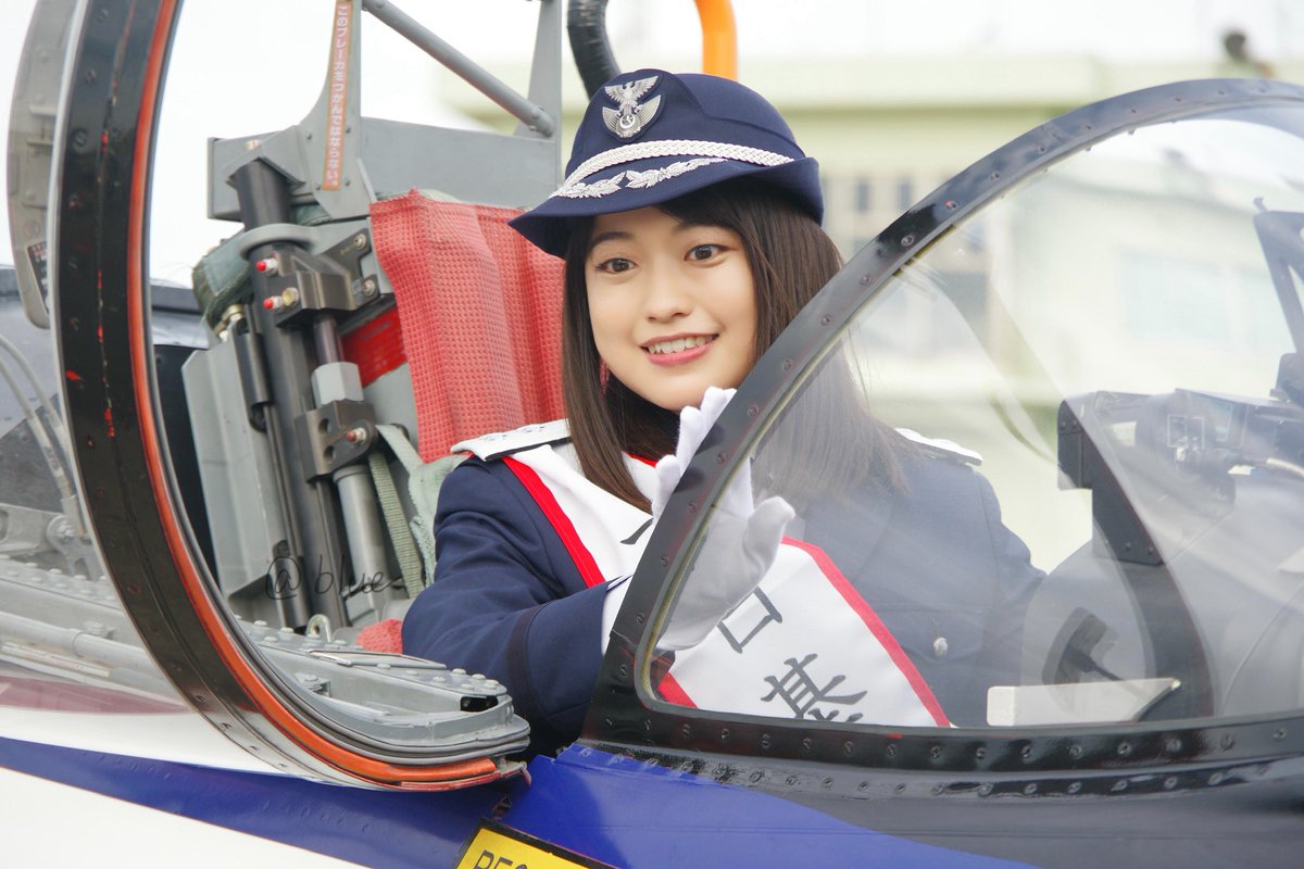 blue_pentaxian's tweet photo. @kazariri 2024.10.06 芦屋基地航空祭③
コックピットからかざり司令@kazariri 

貴重なシーンを見ることができた✨
#かざりすと
#芦屋基地航空祭 
#１３教団 https://t.co/JhKzXLzshq