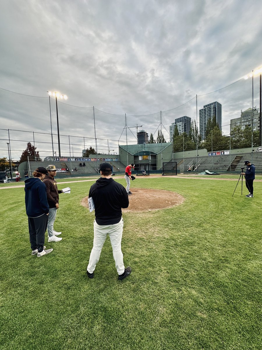 GeorgeHalim_'s tweet photo. 🏙️ 𝐿𝑜𝓌𝑒𝓇 𝑀𝒶𝒾𝓃𝓁𝒶𝓃𝒹 𝐹𝒶𝓁𝓁 𝒪𝓅𝑒𝓃 𝐼𝒟🏙️

We’re back in BC for the Lower Mainland Fall Open ID.

Full coverage &amp; data collection of UC 2025-2028 grads coming up.

Colleges — Some late pickups worth paying attention to. ⤵️⤵️

@PrepBaseballBC || #LMFallOpenID24🇨🇦 https://t.co/mEGclF2eGk