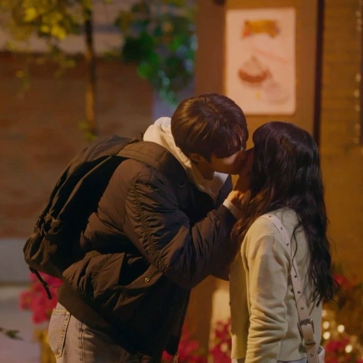 kdramaxt's tweet photo. ⤷  Meus TOP 10 beijos nos doramas 

— A thread https://t.co/vZLazBdthB