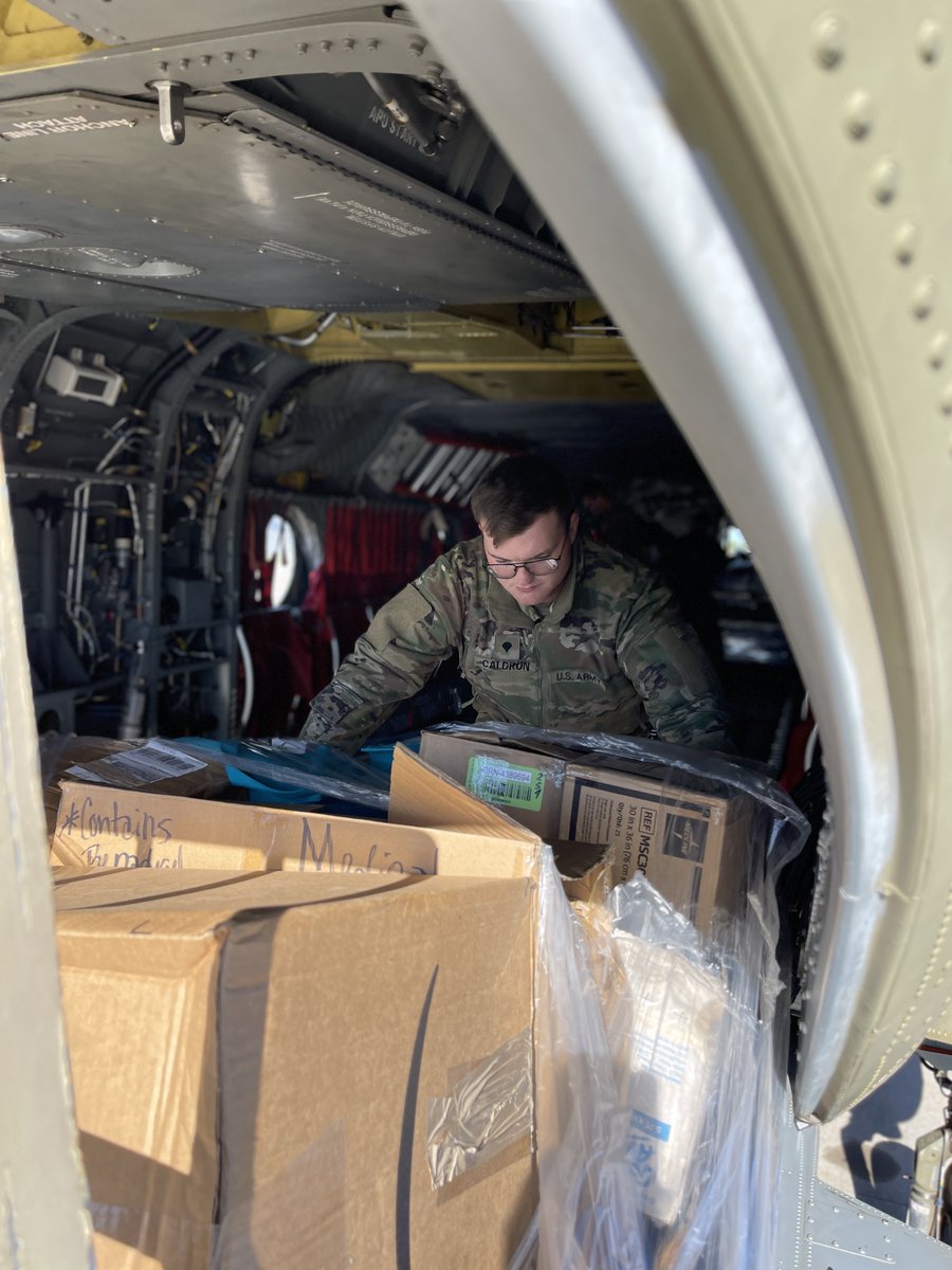 1/2 #OKGuard Citizen-Soldiers activated to assist with #HurricaneHelene relief operations are hard at work moving critical supplies across the region.

📸 : Staff Sgt. Ivan Diaz