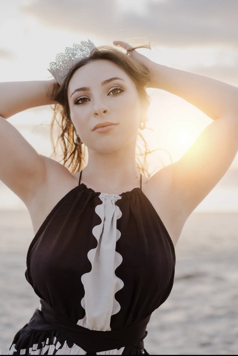 Real Queens fix each others Crowns 👑 thank you Shannon Sewell for the epic shoot! You are an inspiration to me.  #sunset #Friday #crown #photography