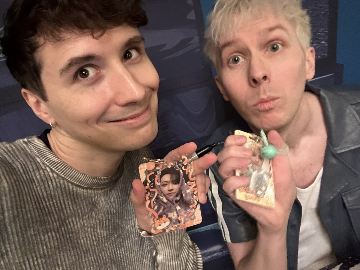 GHOULPIXELS's tweet photo. DAN AND PHIL STANNING ATEEZ CONFIRMED 🙌🙌🙌  very happy #phanniefriday https://t.co/X7lQ7t13DI
