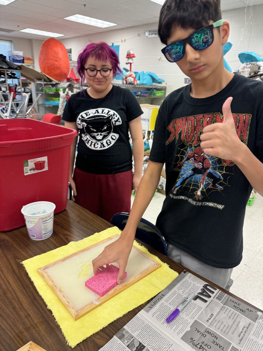 Thank you to Alina and Student Council for a great paper making collaboration with Art Club! <a href="/NISDHarlan/">Harlan High School</a> <a href="/HarlanStuCo/">HarlanStuCo</a> <a href="/harlanhawkmedia/">Harlan Hawk Media</a> <a href="/NISD_FineArts/">Northside Fine Arts</a> <a href="/TeriYasger/">Teri Yasger</a>