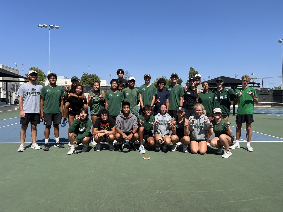 cphstennis's tweet image. AREA CHAMPS!! Congrats varsity on their 10-0 win over San Antonio Southwest! Keep it up wolves!🎾🐺#cpproud #twolves