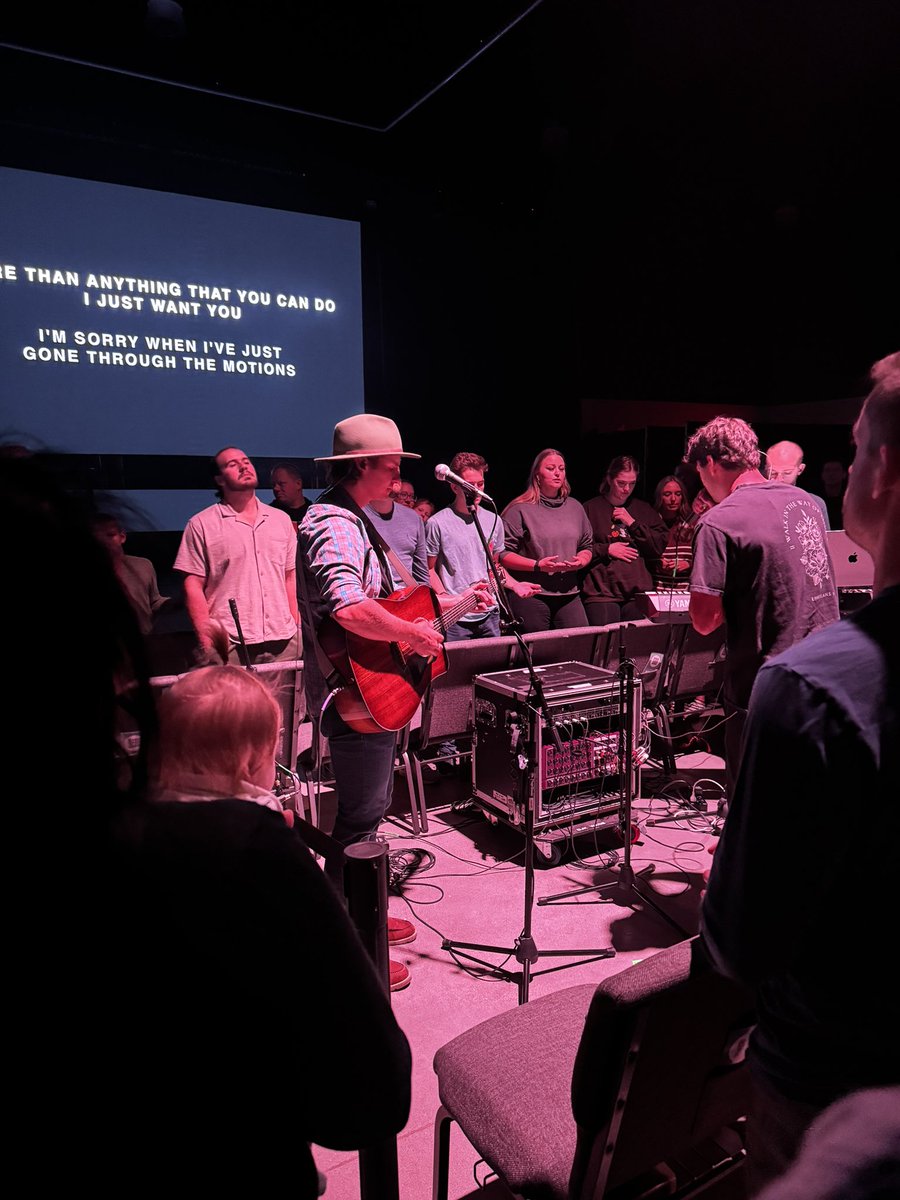 Steve_Hick's tweet photo. What an amazing night of worship @movementchurch Hilliard! https://t.co/8A0pfuhxJm