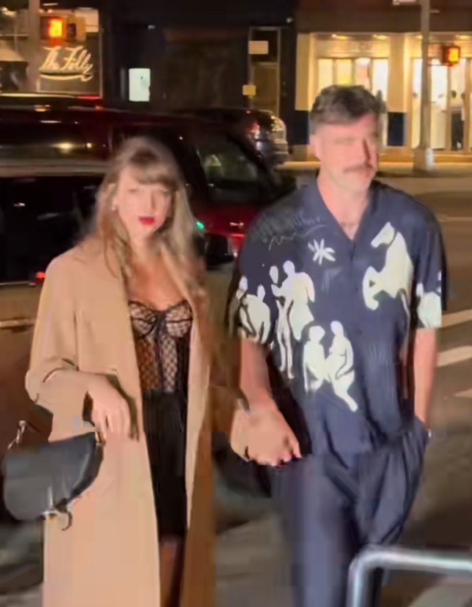 paperplanes1989's tweet photo. My jaw is underground ♥️
#TaylorSwift #TravisKelce #NYC #Tayvis #Tavis https://t.co/KtGQ9Y8GTt