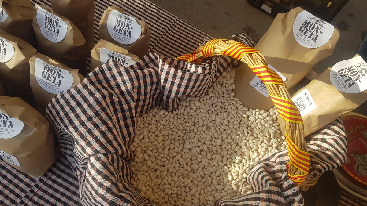 🌱 Un any més, a Raiels donem suport a la Fira de la Mongeta de Castellfollit del Boix! 

📅 Demà diumenge, 13 d'octubre, de 10 a 15 h, us hi esperem per celebrar aquesta gran festa de la nostra terra!

#mongetadecastellfollit #productesingular #productedeproximitat #gastronomia