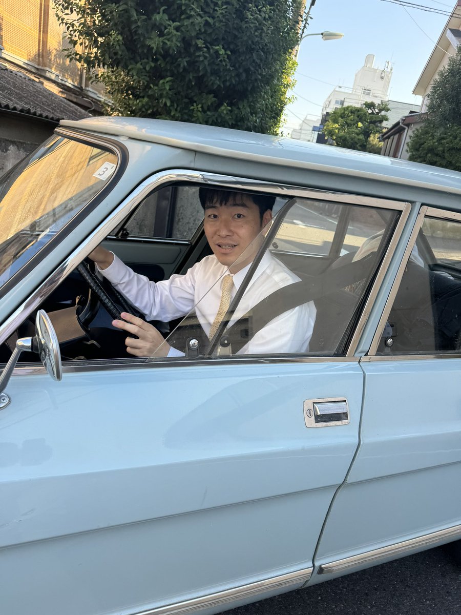 kubotakazunobu's tweet photo. ええ学祭やったな。また来るよ。
衣装もコンビ名も車もほぼ同じ。 https://t.co/VxFMTFwHqD