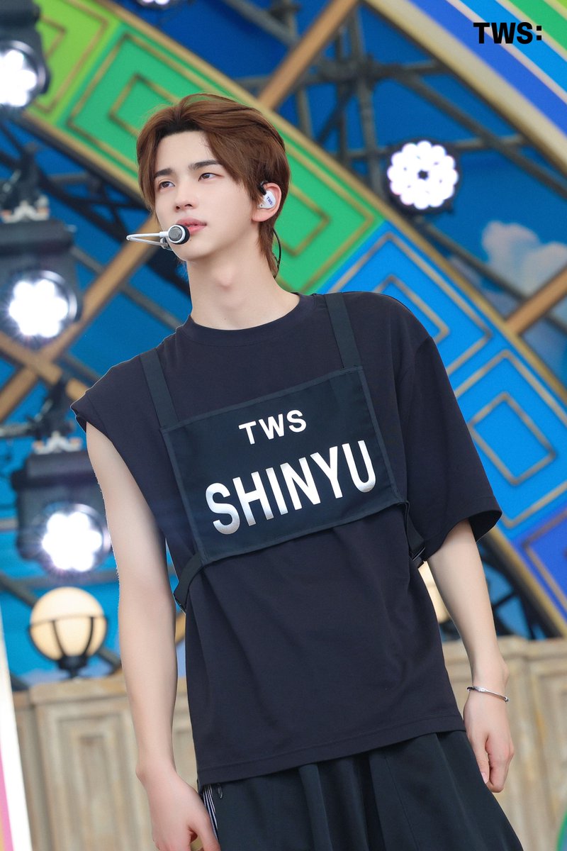 shinyuarchive's tweet photo. shinyu hair up on top! https://t.co/mK3OTi6WMa