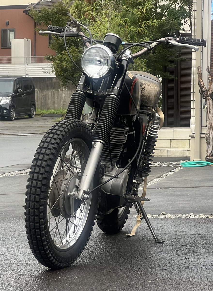 ako_motorcycle's tweet photo. ウチのSR、前から見ると一個もSRの部品使ってないな

とか、どうでもいい話でした https://t.co/uSDJydeDqP