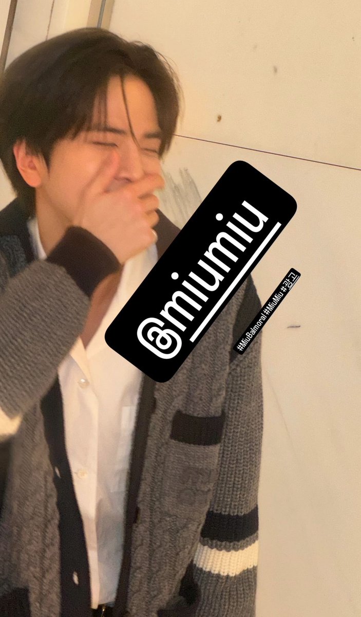 Yhkkii8's tweet photo. 하 얘들아
영훈이 스토리 다시 올렸는뎈ㅋㅋㅋㅋㅋㅋㅋ
미우미우 태그 밑에 작게 현재처럼 해시태그 달아서
다시 올림ㅠㅠㅠㅠㅠ 아진짜 ㅈㄴ귀엽다 https://t.co/1C1dknE5wC