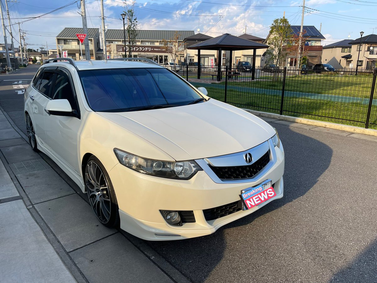LC_Hayato's tweet photo. アコードツアラー納車されました❗️

通勤車になりますが、USDMしていきたいと思います。

とりあえずアキュラグリルとリアエンブレムは変えました笑

イベント出られるくらいにはしたいですね

#アコードツアラー 
#CW2
 #TSX https://t.co/ebqj1EGjSK