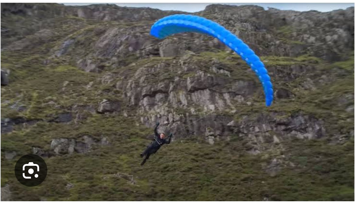 truf39040's tweet photo. @TomCruiseFanCom No he’s training to speed fly into your heart. That lighter he’s carrying ain’t no lighter,that’s a whole engagement ring box for you https://t.co/1KPXc1AKV7
