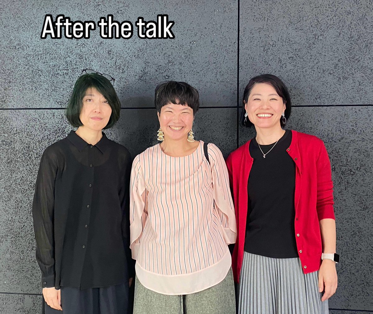 mayumisuzuki_jp's tweet photo. 小松浩子さんとのトークがめちゃくちゃ楽しかった!身体的行為である写真、空間全体としての作品、ひたすら作り出す1000枚のピース。写真とは何か?という奥深い話を聞けてよかった。モデレーターの@kanakawanishi ありがとう!#t3photo https://t.co/1PD3ruSykC
