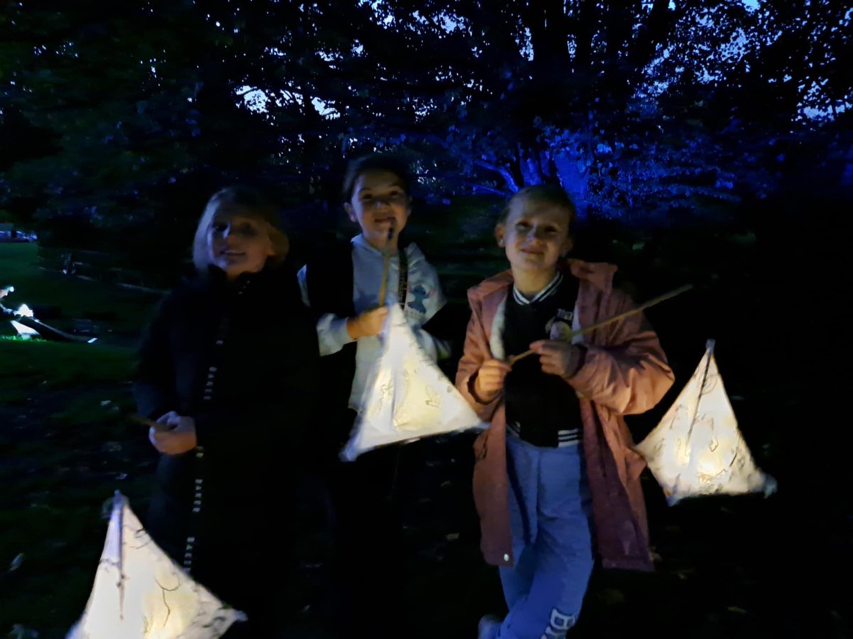 St.Peter's Farnworth 👩🎓💚💙❤️✨ (@stpetersfarn) on Twitter photo Thank you so much <a href="/Bananaprise/">Banana Enterprise</a> for hosting the lantern parade <a href="/SaveRockHall/">Rock Hall Farnworth</a> last night.  A great turn out from our year 4 families too celebrating with their lanterns 🏮 Thank you so much <a href="/Bananaprise/">Banana Enterprise</a> for hosting the lantern parade <a href="/SaveRockHall/">Rock Hall Farnworth</a> last night.  A great turn out from our year 4 families too celebrating with their lanterns 🏮