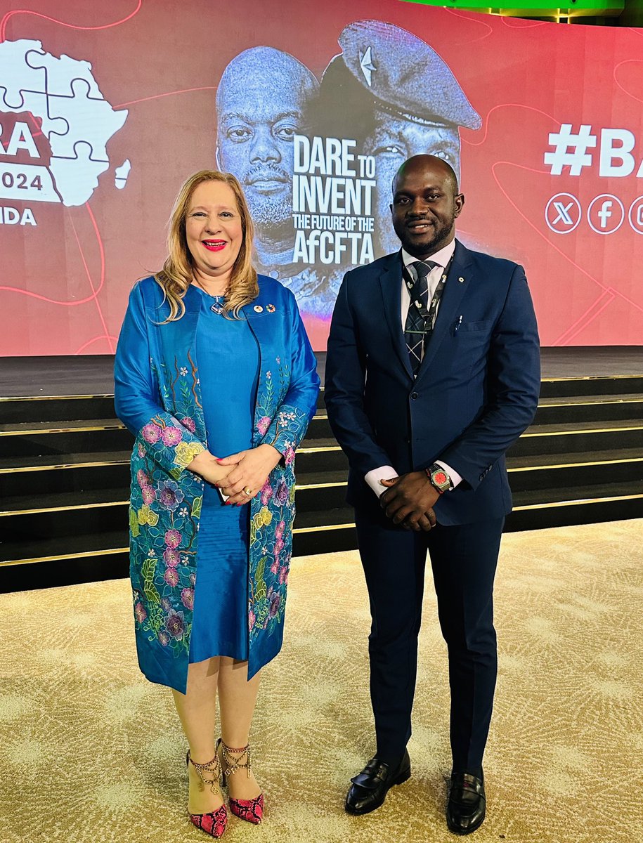 simwa100's tweet photo. What a great ending of the @AfCFTA #BiasharaAfrika2024. On the sidelines @MeneWamkele @DMckorley @DrAmanyAsfour1 @CorpCnclAfrica Laord Traiber discussing the #Africa we want . #bright #future #AfCFTA https://t.co/JpGh0pF76H