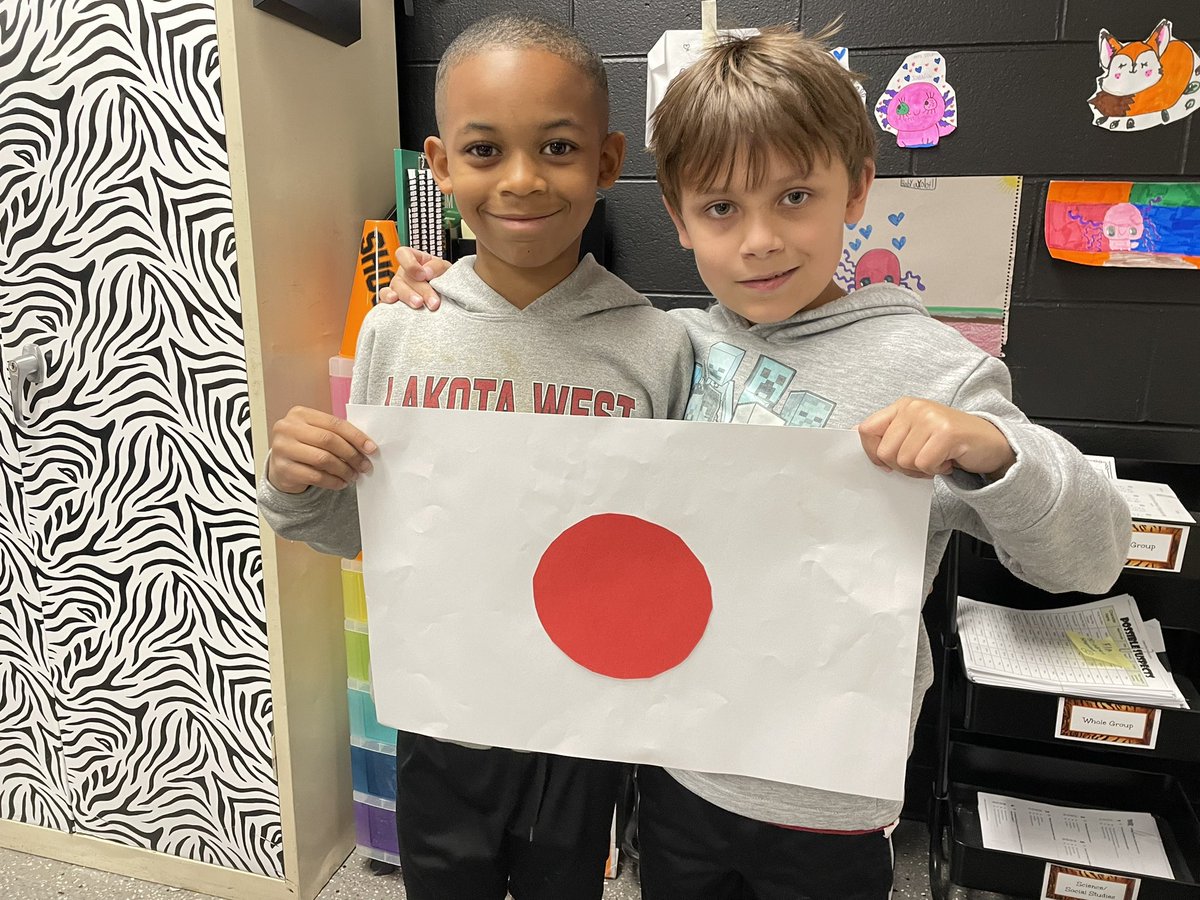 amydocherty44's tweet image. We had so much fun using We Video to tell others about the countries to which we “traveled”! They love being on the big screen! 😂❤️😎 @wolvestweet @WeVideo