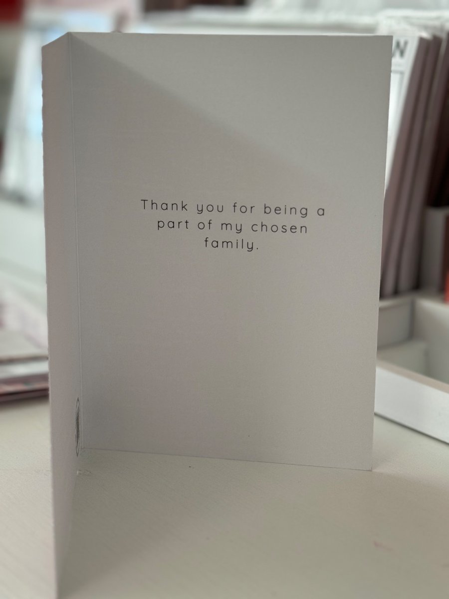 Today is a good day to celebrate your chosen family-your framily. Send a card to appreciate how much they mean to you every day!

Shop: mamiepack.com/product/framil…

#friends #greetingcards