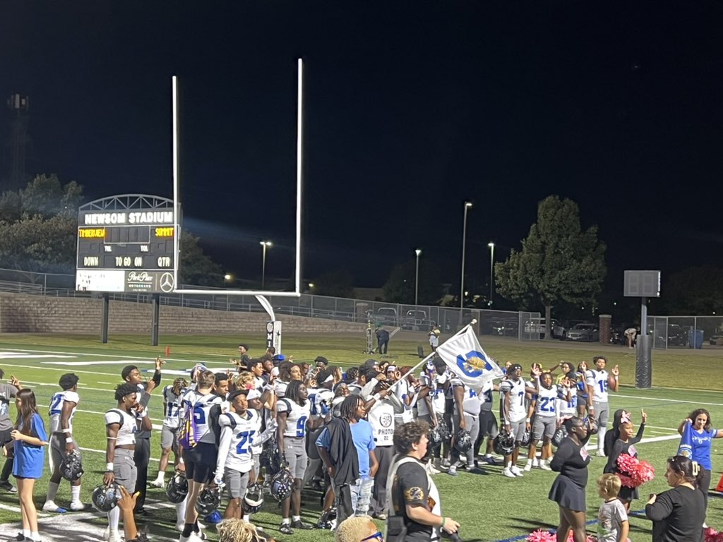 JAGS WIN!! Let’s Go!!👏🏾👏🏾🖤💙 <a href="/SummitFB/">Mansfield Summit High Football</a>