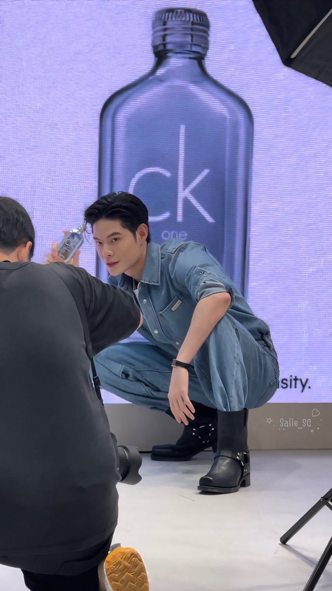 Salie_SC's tweet image. ให้ภาพบรรยายความหล่อ 🤭

♡*:･ꔛ @nodted  ◡̈  

#CalvinKleinTH
#CKOne
#CKOneEssence
#Nodtnutthasid
#กระดุมของน๊อต