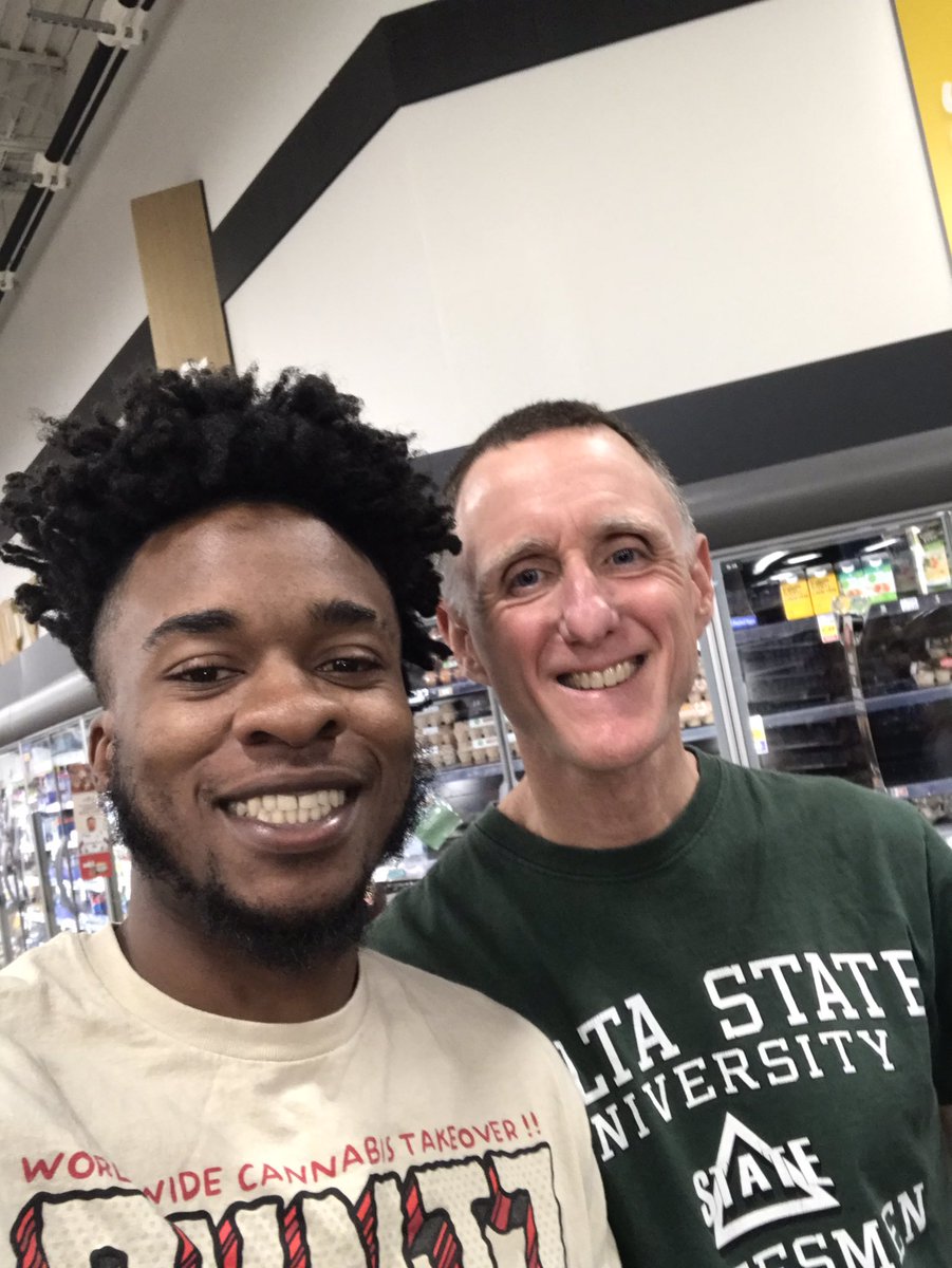 What a treasure to see Commodore alum Quinshun Twilley in town today. Working hard and making a good living on the pipeline in Montana/Idaho. That’s what being Anchored to Excellence looks like. Keep it up, Twilley. Proud of you! ⚓️