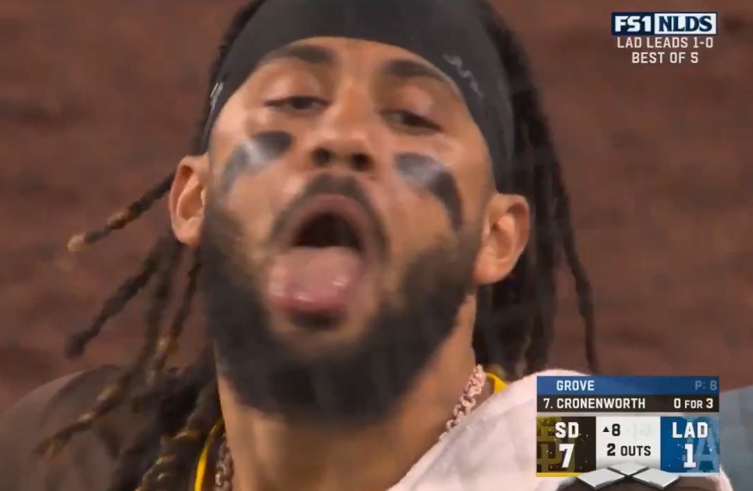 Baseball Images that Precede Unfortunate Events tweet media