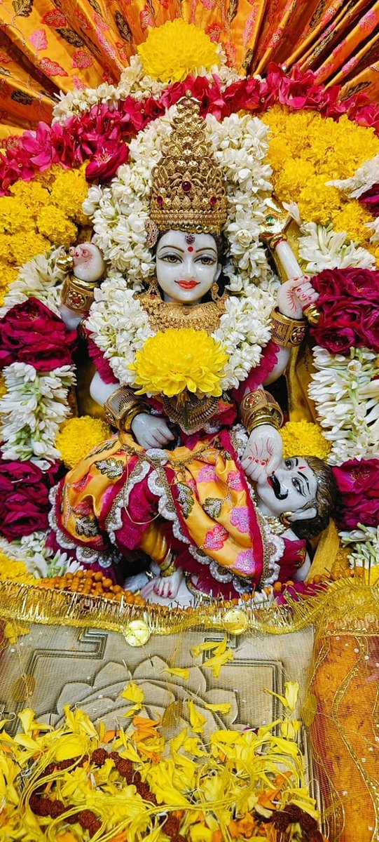 baglamukhipuja's tweet photo. बगलामुखी देवी की साधना-आराधना से मनुष्य जीवन की सभी प्रकार की बाधाओं और समस्याओं को समाप्त कर आनन्द एवं प्रसन्नतापूर्वक जीवन यापन करने लगता है। https://t.co/1mId0iIYzM