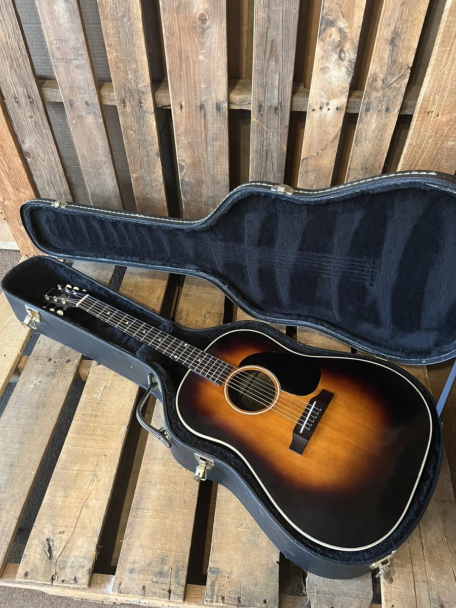 TheMusicStoreSC's tweet photo. Early 60’s Refin Gibson J45 https://t.co/frtersd0CN